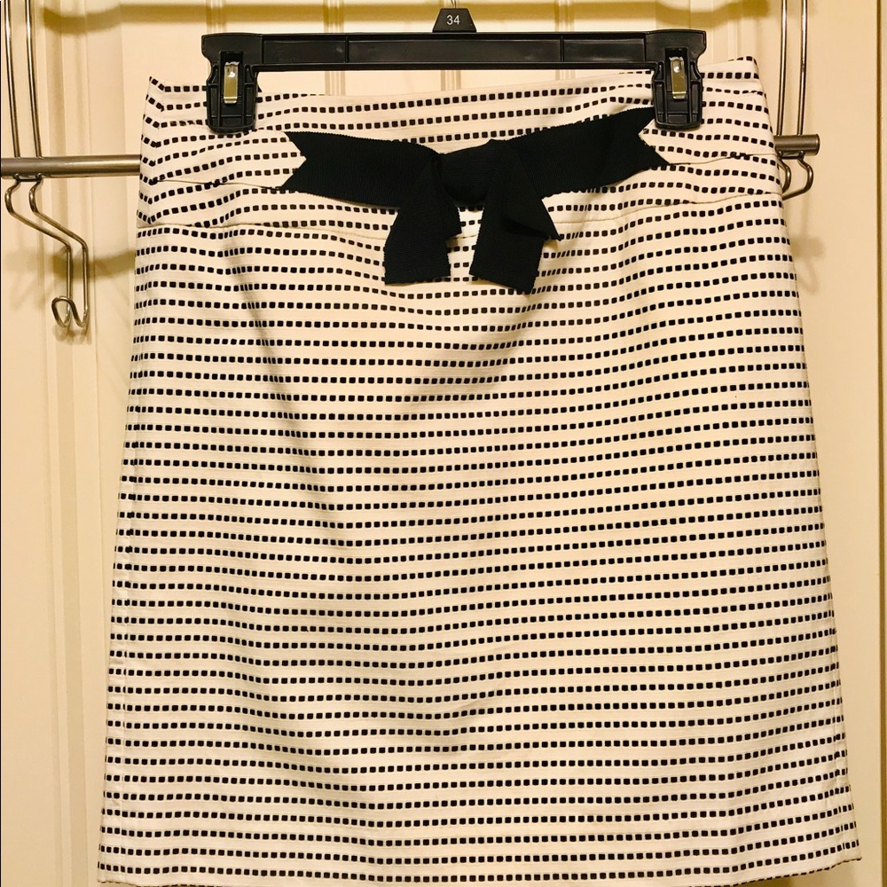 Ann Taylor Loft Striped Woven Black & White Size 2